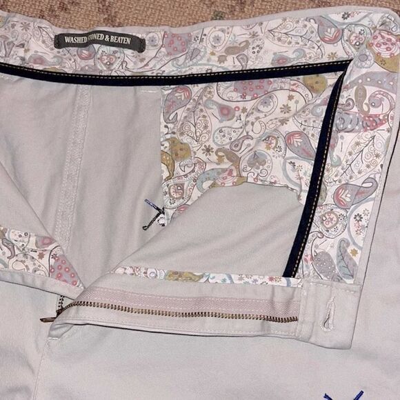 Berle stone khaki-style shorts embroidered golf clubs NWOT 38 - Picture 3 of 7